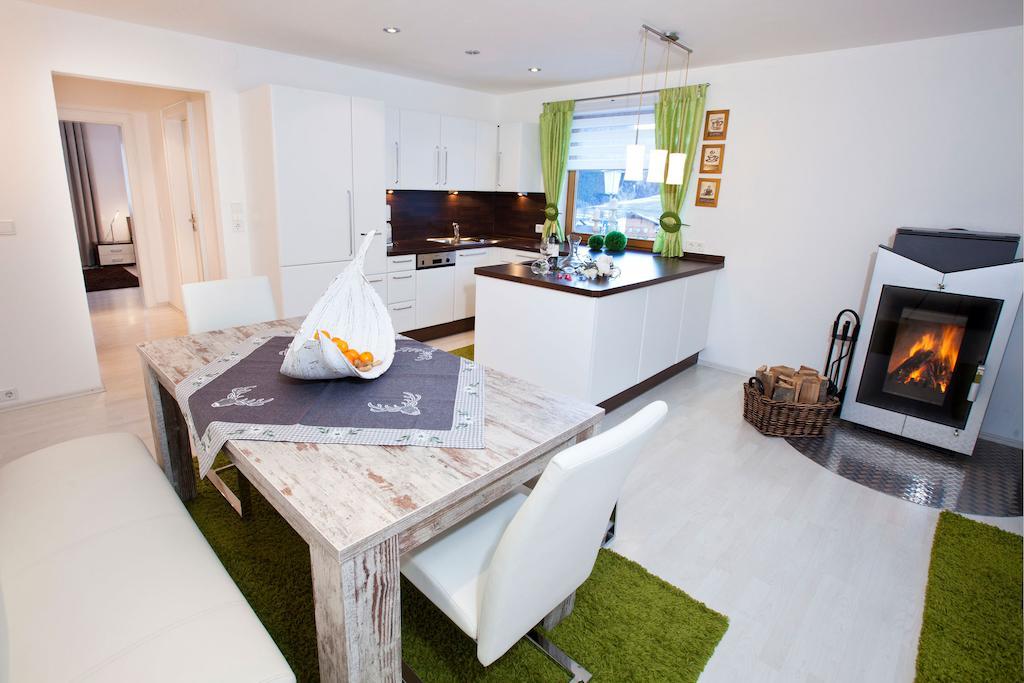 Das Alpenblick & Outdoor Lodge נאודרס חדר תמונה